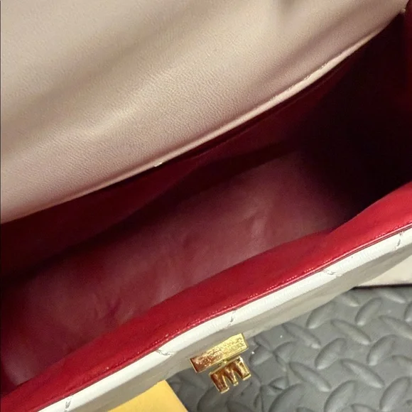 ❣️5|$25❣️Elegant cream Quilted Chain Bag - Picture 5 of 5